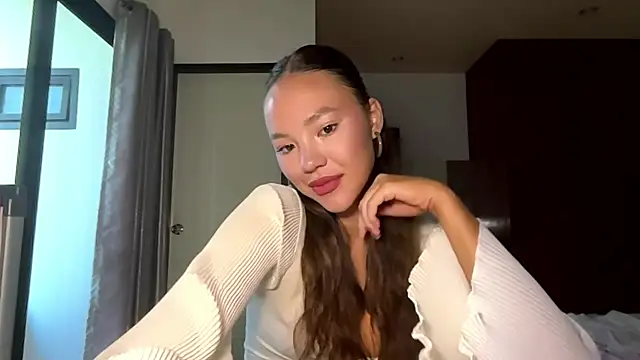 Snapshot of kamila_18_french chatting on April 4, 2026, 3:13 am kamila 18 french online show from April 4, 2026, 3:13 am