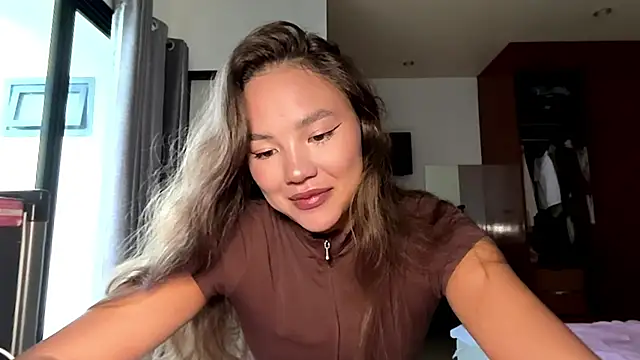 Snapshot of kamila_18_french chatting on April 24, 2026, 5:09 am kamila 18 french online show from April 24, 2026, 5:09 am
