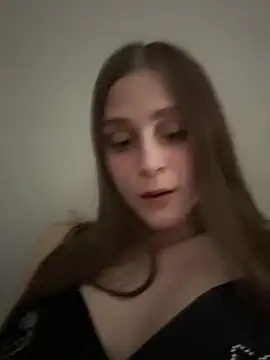Snapshot of BellMeow_ chatting on March 24, 2026, 11:49 pm BellMeow online show from March 24, 2026, 11:49 pm