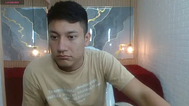 Snapshot of DominantBoy4 chatting on July 16, 2026, 8:17 pm DominantBoy4 online show from July 16, 2026, 8:17 pm