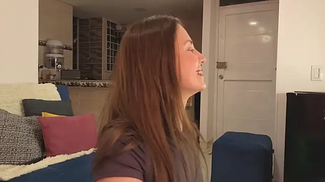 natashakinski online show from June 9, 2026, 7:48 pm