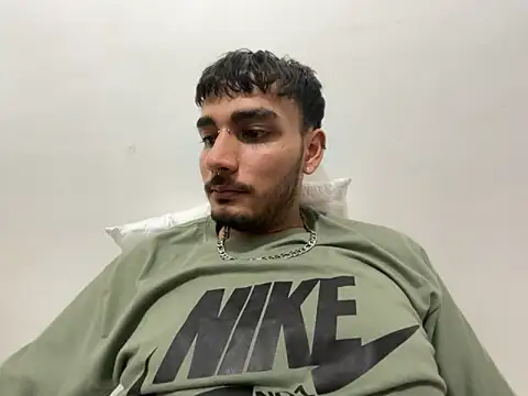 Snapshot of Velvet_man chatting on April 1, 2026, 4:36 am Velvet man online show from April 1, 2026, 4:36 am