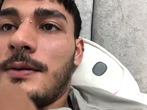 Snapshot of Velvet_man chatting on April 4, 2026, 6:42 am Velvet man online show from April 4, 2026, 6:42 am