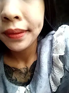 Junxinh Rose online show from March 25, 2026, 5:51 am