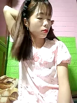 AmyLinee01 online show from April 23, 2026, 1:45 am