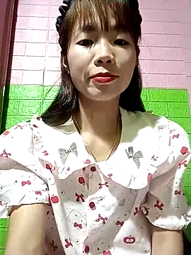 AmyLinee01 online show from May 11, 2026, 4:15 pm