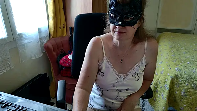 Chrismaturefrench online show from June 15, 2026, 4:06 pm