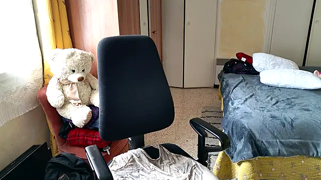 Snapshot of Chrismaturefrench chatting on April 19, 2026, 3:35 pm Chrismaturefrench online show from April 19, 2026, 3:35 pm