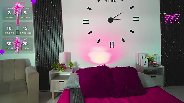 aurora petitee online show from May 7, 2026, 1:14 pm