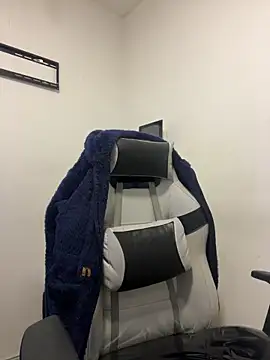 Snapshot of MiaHotboobs chatting on March 31, 2026, 9:28 pm MiaHotboobs online show from March 31, 2026, 9:28 pm