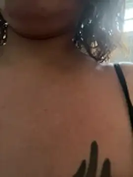 Snapshot of MiaHotboobs chatting on April 10, 2026, 9:11 pm MiaHotboobs online show from April 10, 2026, 9:11 pm