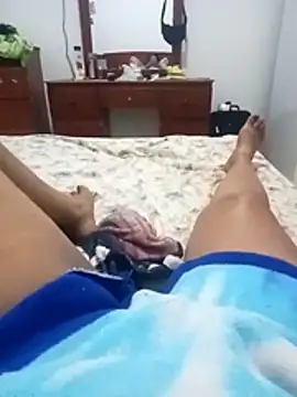 sexymomsn online show from July 9, 2026, 6:51 pm