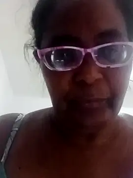 sexymomsn online show from July 18, 2026, 2:25 pm