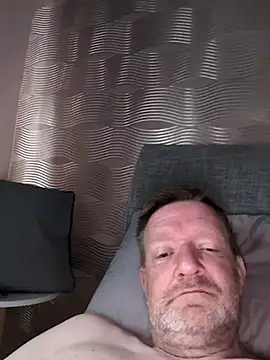 Notiesfuk online show from July 26, 2026, 12:12 pm