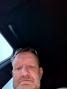 Notiesfuk online show from August 7, 2026, 8:04 pm