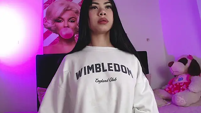 Miia coollins online show from May 18, 2026, 3:39 pm