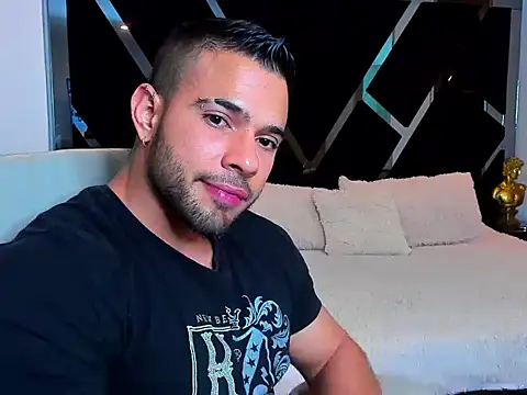 Snapshot of Raytorres chatting on April 2, 2026, 3:57 am Raytorres online show from April 2, 2026, 3:57 am