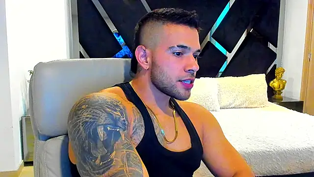 Snapshot of Raytorres chatting on July 12, 2026, 12:22 am Raytorres online show from July 12, 2026, 12:22 am