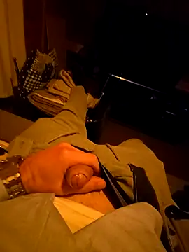 Snapshot of DunWizzard chatting on April 4, 2026, 1:56 am DunWizzard online show from April 4, 2026, 1:56 am