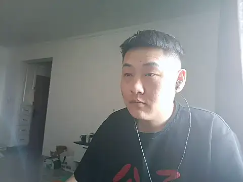 Snapshot of Llpl322 chatting on April 9, 2026, 7:47 am Llpl322 online show from April 9, 2026, 7:47 am