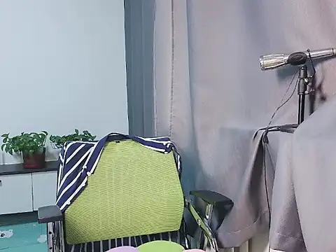 Snapshot of Llpl322 chatting on May 6, 2026, 2:10 pm Llpl322 online show from May 6, 2026, 2:10 pm