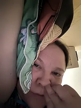 Snapshot of _Yourpussy_ chatting on April 23, 2026, 11:38 am Yourpussy online show from April 23, 2026, 11:38 am