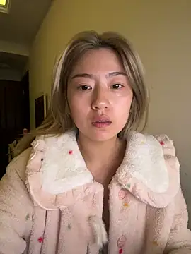 Olivia PINK0322 online show from May 18, 2026, 12:10 pm