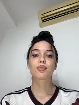 Snapshot of icedrosemarye chatting on June 12, 2026, 6:16 pm icedrosemarye online show from June 12, 2026, 6:16 pm