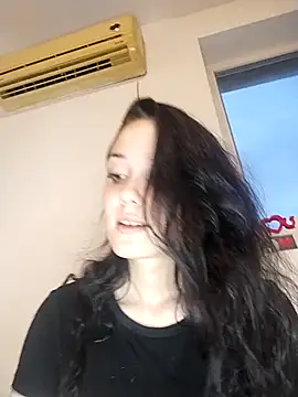 icedrosemarye online show from May 10, 2026, 5:37 pm