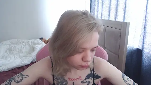 Snapshot of TenderChloe chatting on June 6, 2026, 9:25 am TenderChloe online show from June 6, 2026, 9:25 am