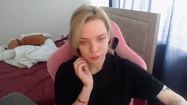 Snapshot of TenderChloe chatting on June 8, 2026, 8:59 am TenderChloe online show from June 8, 2026, 8:59 am