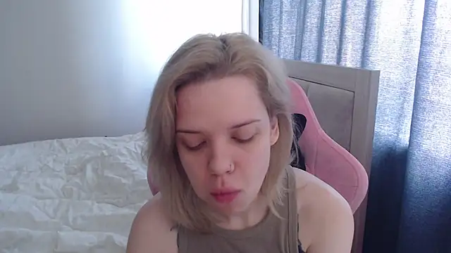 Snapshot of TenderChloe chatting on June 10, 2026, 8:59 am TenderChloe online show from June 10, 2026, 8:59 am