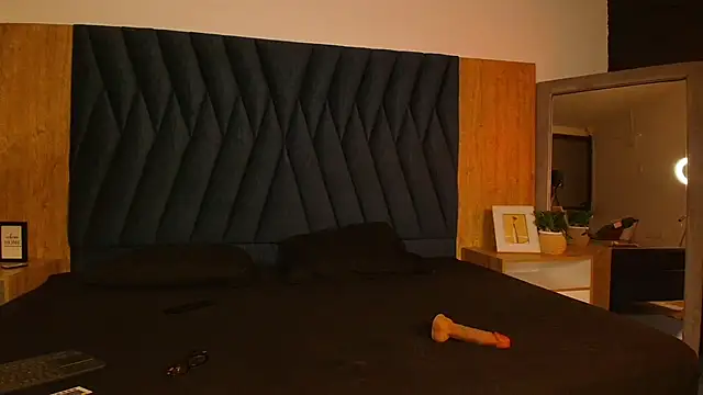 MeganEvanss   online show from May 9, 2026, 2:15 am