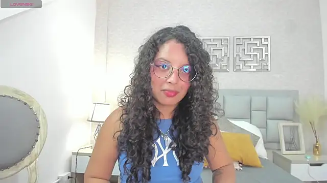 Snapshot of my_princess__lily chatting on March 28, 2026, 10:44 pm my princess lily online show from March 28, 2026, 10:44 pm