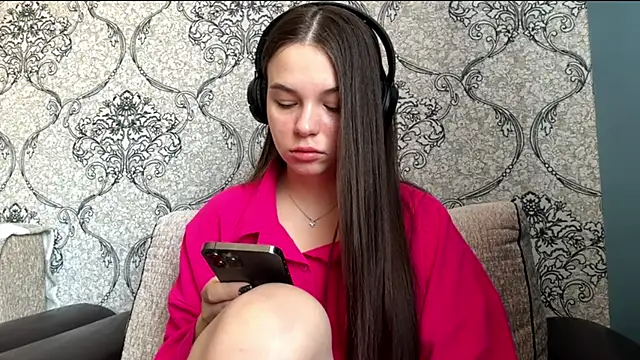 Snapshot of ThedaStrevell chatting on March 23, 2026, 9:09 am ThedaStrevell online show from March 23, 2026, 9:09 am