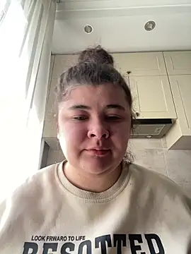 Snapshot of curly_elise chatting on March 29, 2026, 9:55 am curly elise online show from March 29, 2026, 9:55 am