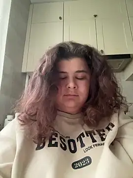 Snapshot of curly_elise chatting on March 31, 2026, 2:30 pm curly elise online show from March 31, 2026, 2:30 pm