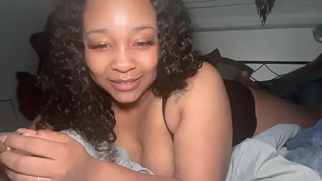 Yourmommysilk online show from March 27, 2026, 12:06 pm