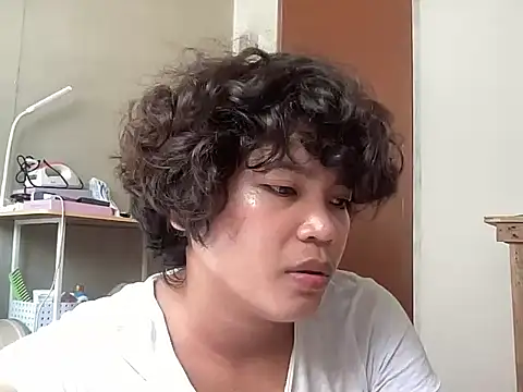 Snapshot of Yel911 chatting on July 18, 2026, 6:55 am Yel911 online show from July 18, 2026, 6:55 am