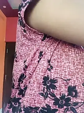 itz-soniya67 online show from March 24, 2026, 12:05 pm