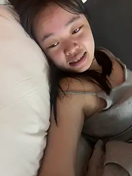 qiqi-228 online show from March 25, 2026, 2:55 am