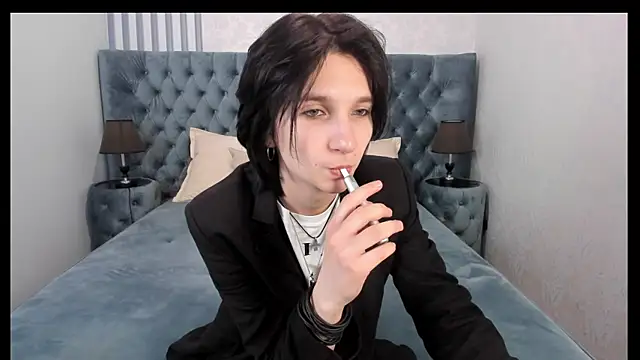 Snapshot of AdonBev chatting on May 20, 2026, 7:27 am AdonBev online show from May 20, 2026, 7:27 am
