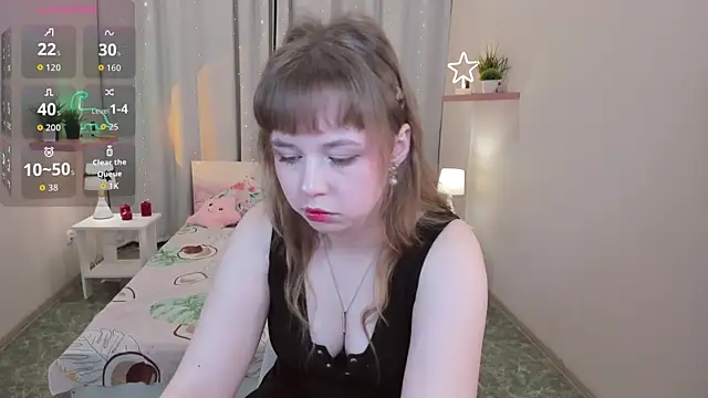 Snapshot of LeonaHicks chatting on April 1, 2026, 6:04 am LeonaHicks online show from April 1, 2026, 6:04 am