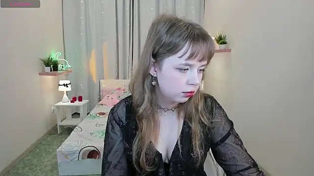 Snapshot of LeonaHicks chatting on April 6, 2026, 6:14 am LeonaHicks online show from April 6, 2026, 6:14 am