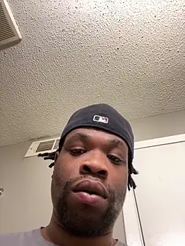 doublegee00 online show from March 23, 2026, 1:22 pm