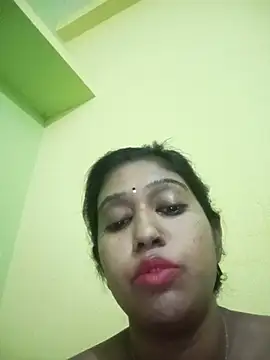 bannerjeesneha20 online show from May 14, 2026, 7:00 pm