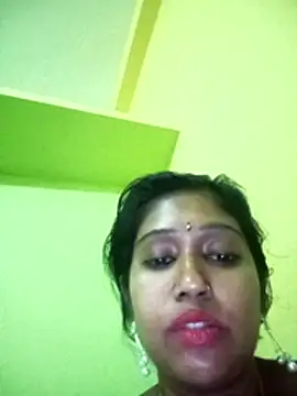 bannerjeesneha20 online show from May 8, 2026, 2:54 pm