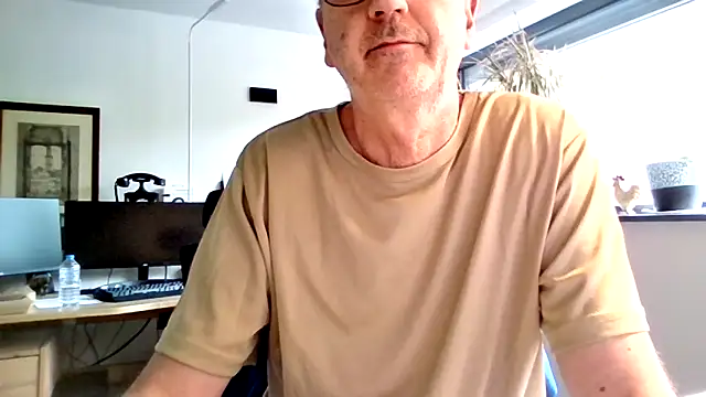 HotLucas66 online show from May 6, 2026, 12:42 pm