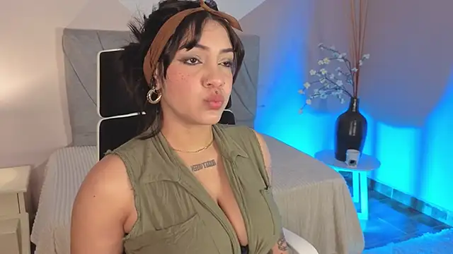 Snapshot of dania22_ chatting on April 20, 2026, 1:45 pm dania22 online show from April 20, 2026, 1:45 pm