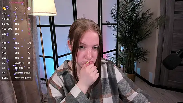 Snapshot of Elisabeth_Binder chatting on June 18, 2026, 3:38 am Elisabeth Binder online show from June 18, 2026, 3:38 am